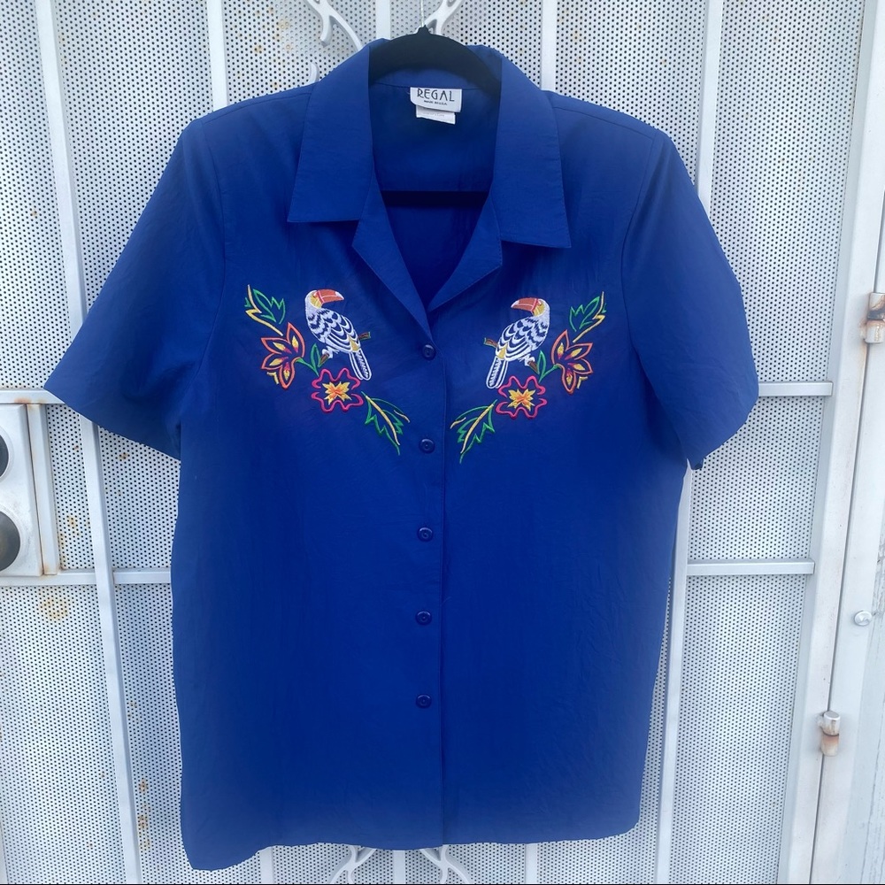 Vintage Regal womans M blouse S/S button up. Embroidered Bird & Flower Made USA